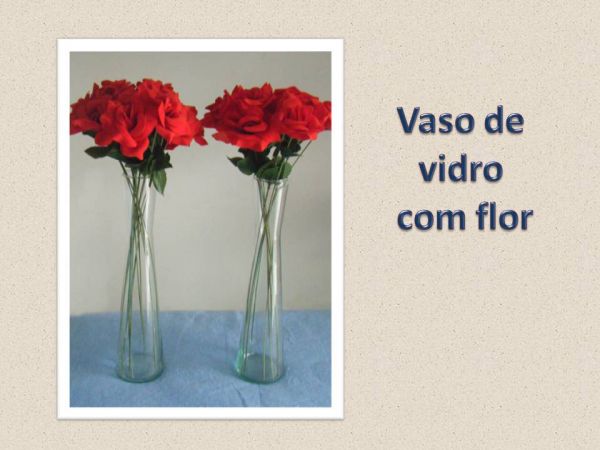 Vaso de vidro com flor